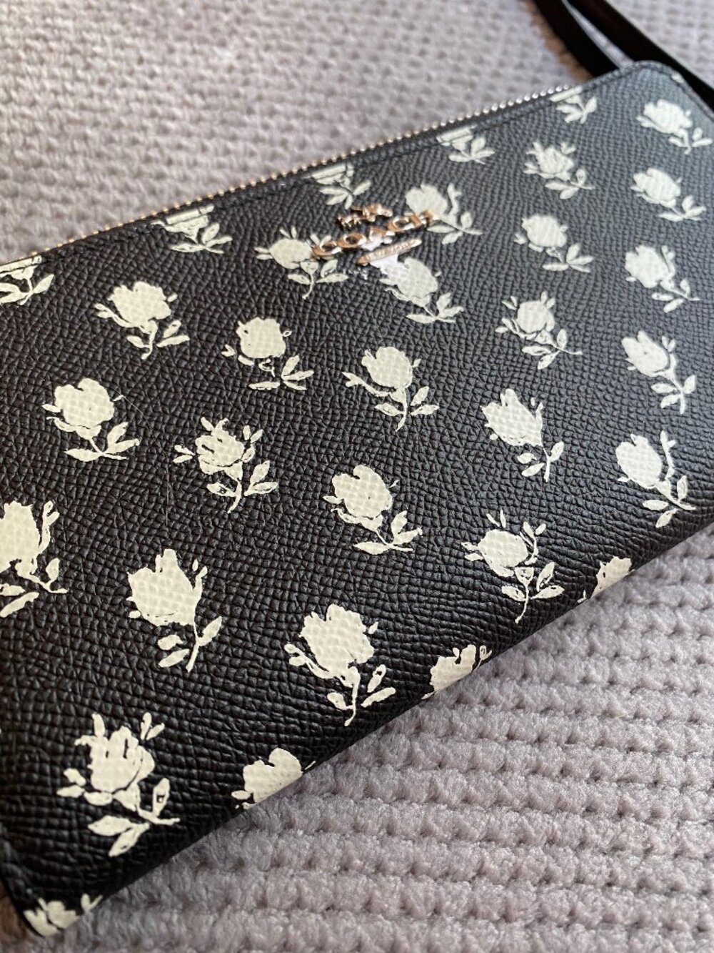 NWT Coach floral wristlet wallet